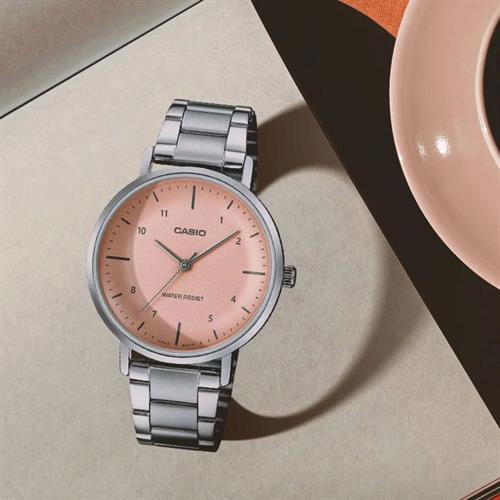 Casio LTP-VT03D-4BDF | Watches for Women
