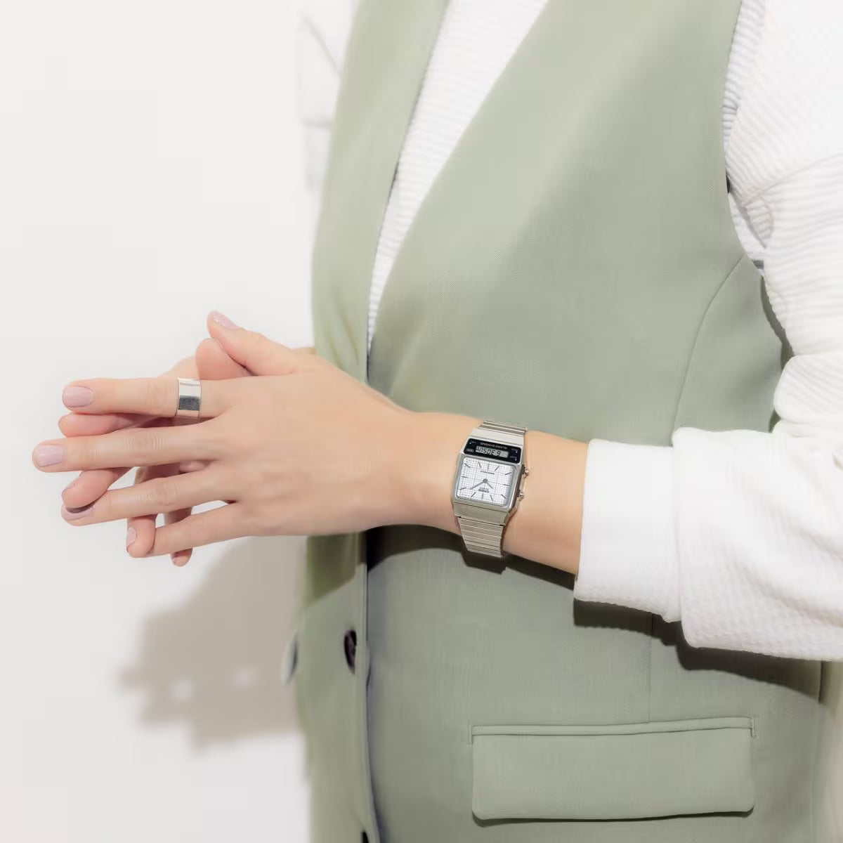 Casio AQ-800E-3AVDF |Watches for Men Pakistan